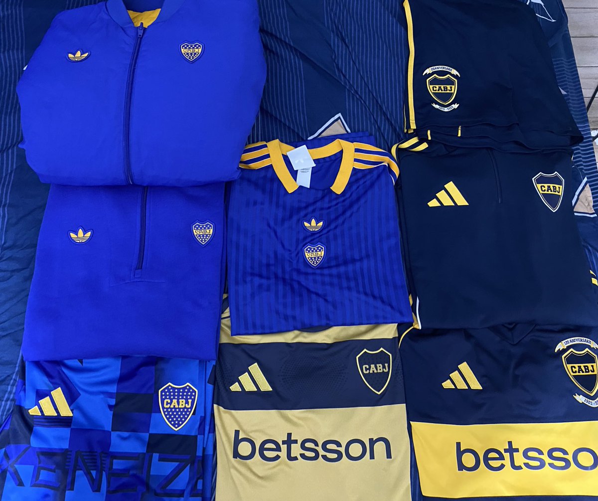 Juareeeezzz's tweet photo. Ropa de Boca: Felicidad 💙💛💙 https://t.co/OREBdDC1N2