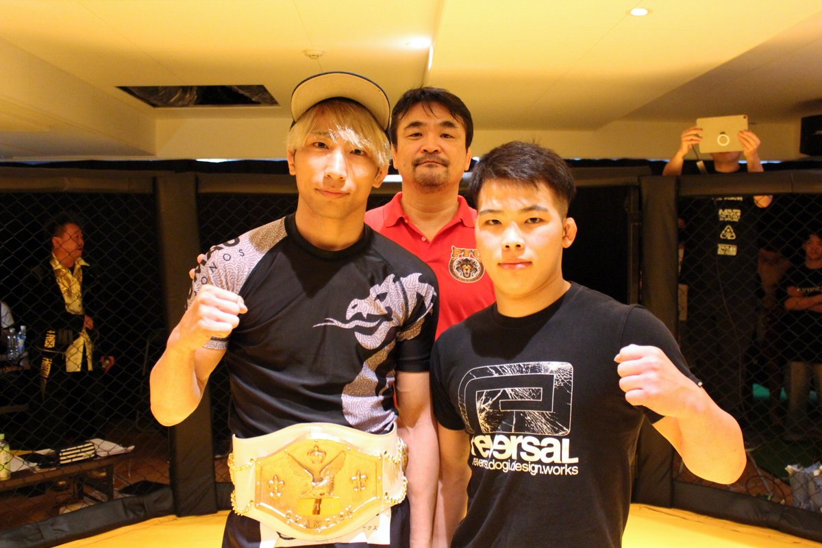 boutreview's tweet photo. PFC 7.13 札幌PODアリーナ（レポ）：渡部修斗、ジミー西将希に49秒で一本勝ちしグラップリング・バンタム級王者に。中西テツオ、黒石大資に5R一本勝ちしMMAフライ級王者に。ザ・タイガー石井、木内“SKINNY ZOMBIE”崇雅の計量失格により不戦勝でMMAストロー級王者に https://t.co/eOU4p3eW31 https://t.co/wC5edUzmYb