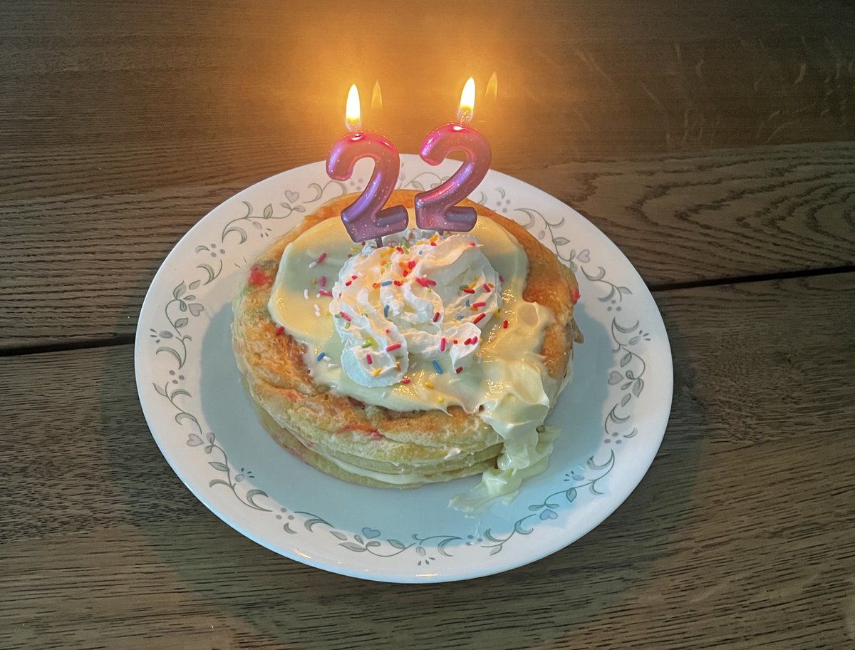 MeteorMutt's tweet image. Iβm celebrating with birthday pancakes of course :9