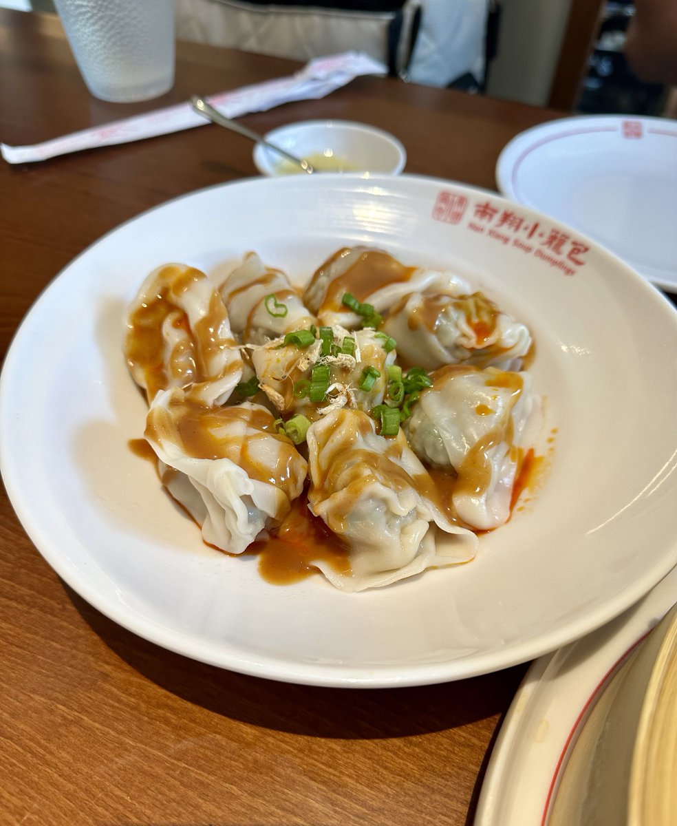 cheyrassic's tweet image. Took some actual time to get ready for once and went out to Nan Xiang for soup dumplings. 10/10. 🥟🥢