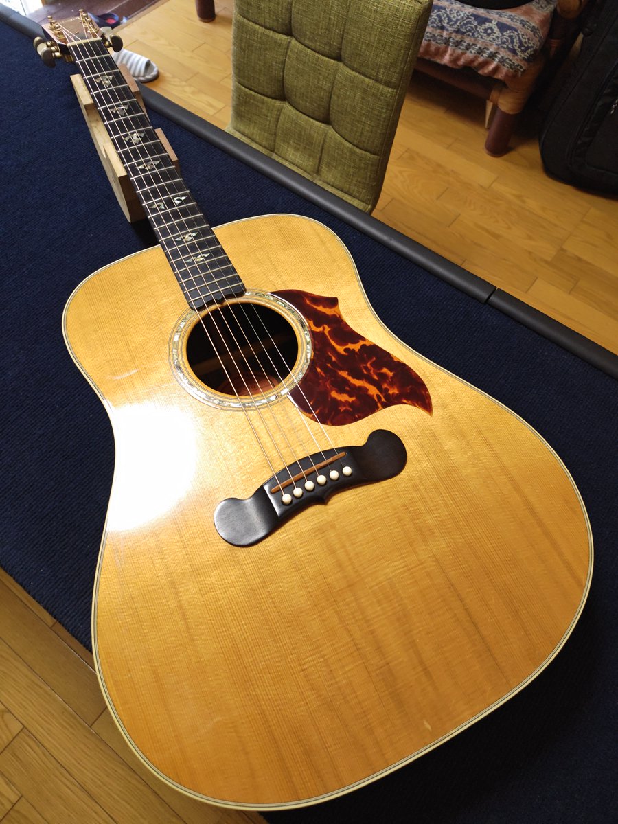 crowd_surf's tweet photo. #Gibson #CL40
#ナット交換
#ブレイシング剥がれ https://t.co/vjJbjaBmeB