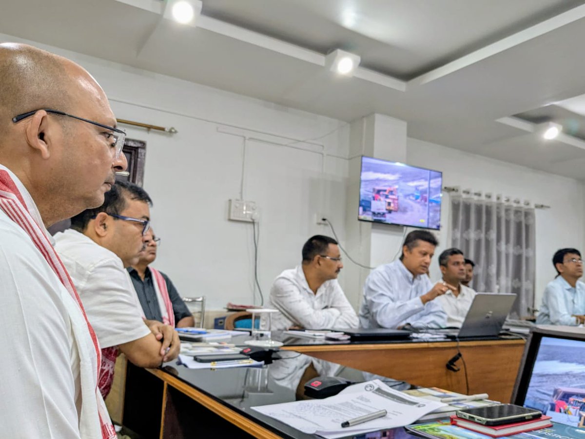 Climate Action &amp; Environmental Leadership Workshop for admin officials, HoDs, principals. DC Bajali Mr M. Das, VC Bhattadev Univ Dr. D. Deka, pollution expert Ankuran Pathak, Mahabahu President Anjan Sarma &amp; myself were the speakers. <a href="/CR_INDSA/">Climate Reality - India & South Asia</a> <a href="/UNFCCC/">UN Climate Change</a> <a href="/OurPlanetToo/">Indigenous People's Climate Justice Forum</a> <a href="/CANSouthAsia/">Climate Action Network South Asia</a>