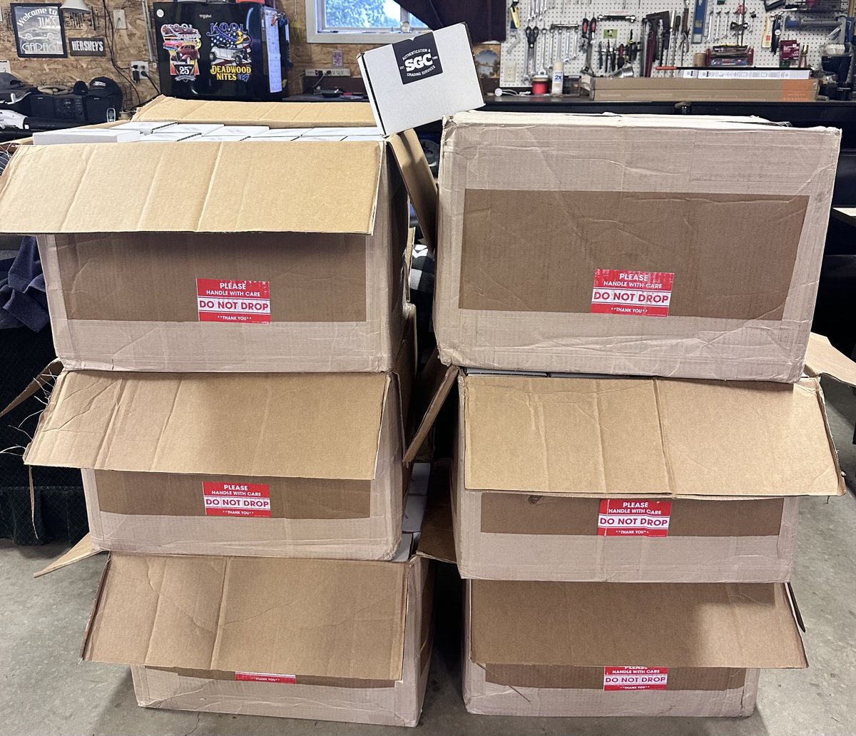 DollarCards's tweet image. Tell us you’re getting ready for @nsccshow without telling us …….. 5000 fresh @sgcgrading slabs all headed to Chicago!! #goats