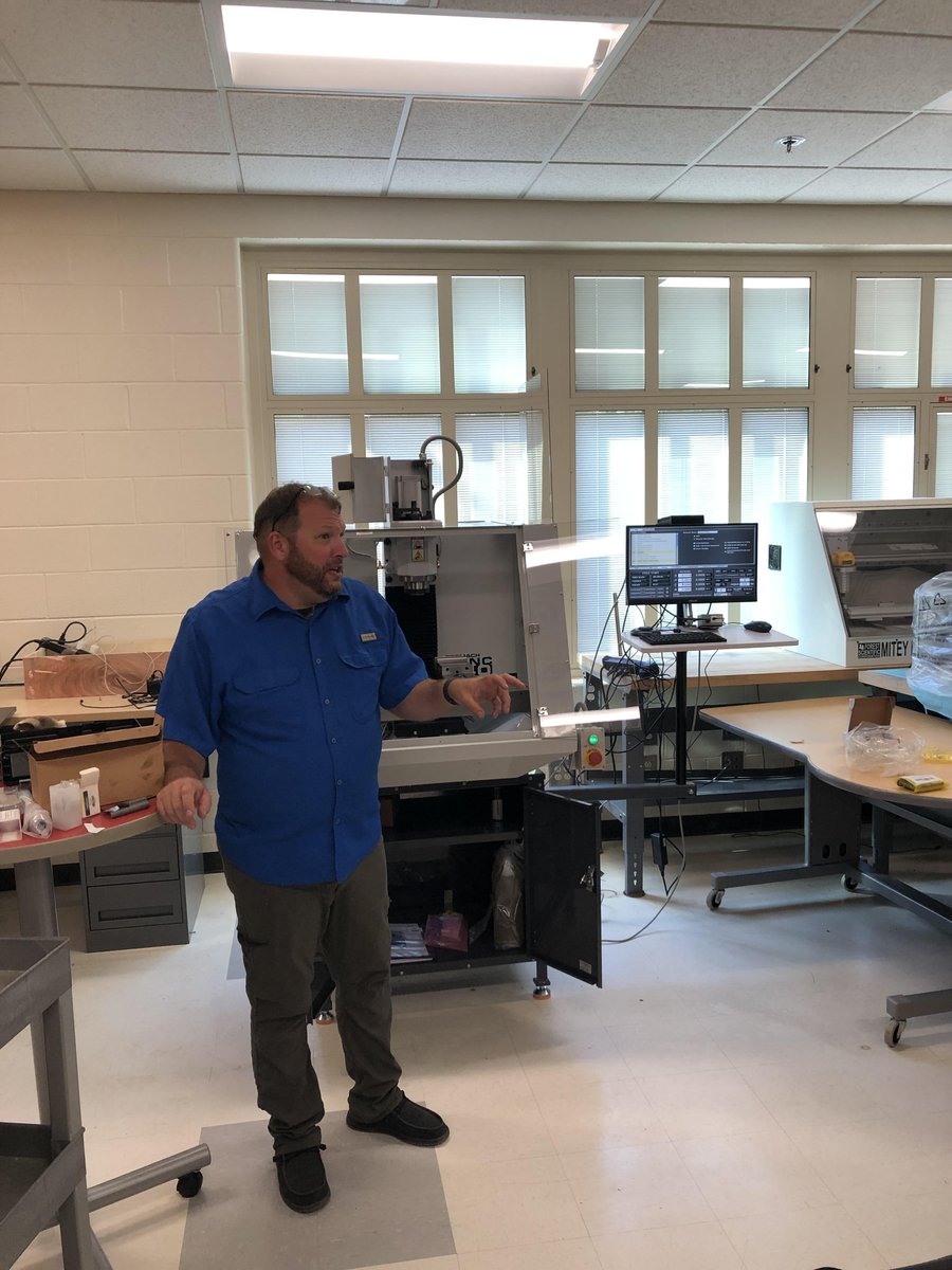 mrskjeter's tweet image. "Intentional learners. Effective leaders. Skillful designers."-aren’t just words in our vision—they’re our PURPOSE. Today, Mr. Tanukula, our talented Siemens Engineering teacher, hosted a CNC training workshop for fellow @RichlandTwo HS Engineering teachers.
@MrsTNicholson