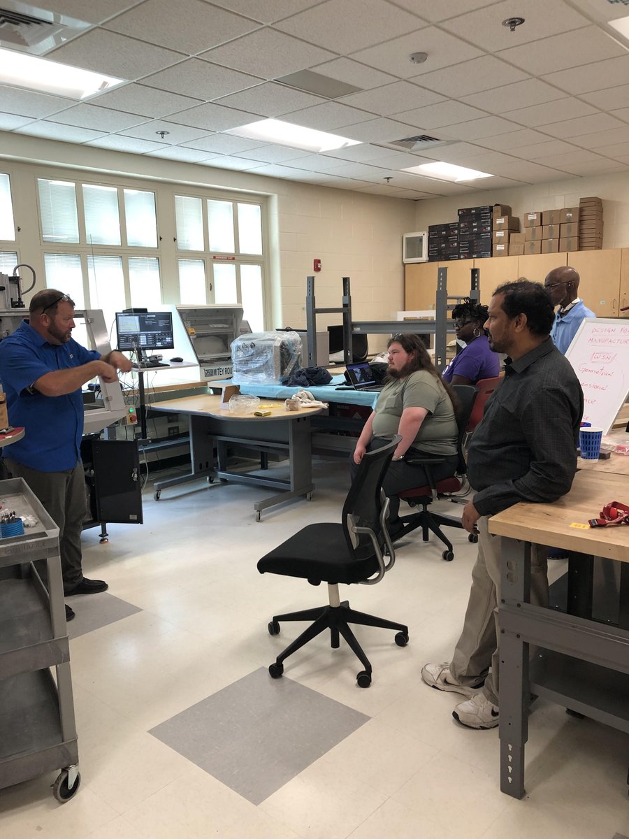 mrskjeter's tweet image. "Intentional learners. Effective leaders. Skillful designers."-aren’t just words in our vision—they’re our PURPOSE. Today, Mr. Tanukula, our talented Siemens Engineering teacher, hosted a CNC training workshop for fellow @RichlandTwo HS Engineering teachers.
@MrsTNicholson