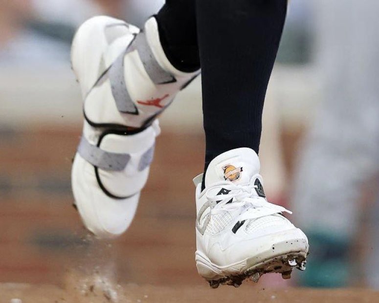 jordan 4 baseball cleat
