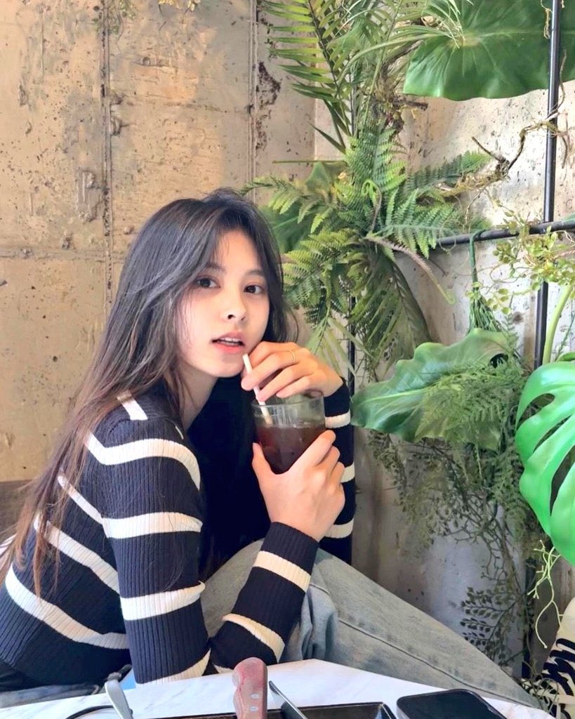 cocoakiyama's tweet image. Possible THE L1VE LABEL New Girl Group 2nd Member (Take this with a grain of 🧂‼️)

— SHIN NARIN (신나린)
• Birthday: December 1st, 2003
• Nationality: Korean 🇰🇷
• Joined THE L1VE in 2023
• Ex-BELIFT Trainee (Almost R U Next?)
• Rumored I-LAND 2 Contestant Pre-Show