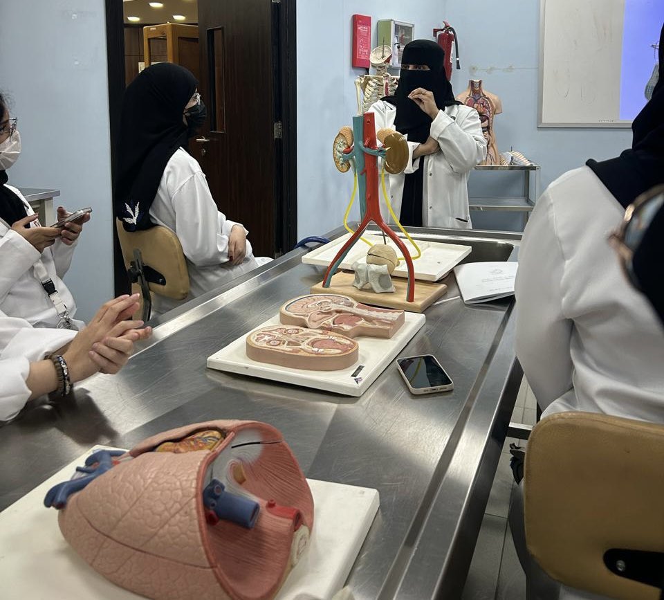 Female participants of #Mawhiba2025 are conducting advanced scientific experiments in Physics and Biomedical Sciences at the Colleges of Science &amp; Medicine at #IMSIU, part of the summer academic program in partnership with <a href="/mawhiba/">موهبة</a>, enhancing their practical grasp of theoretical