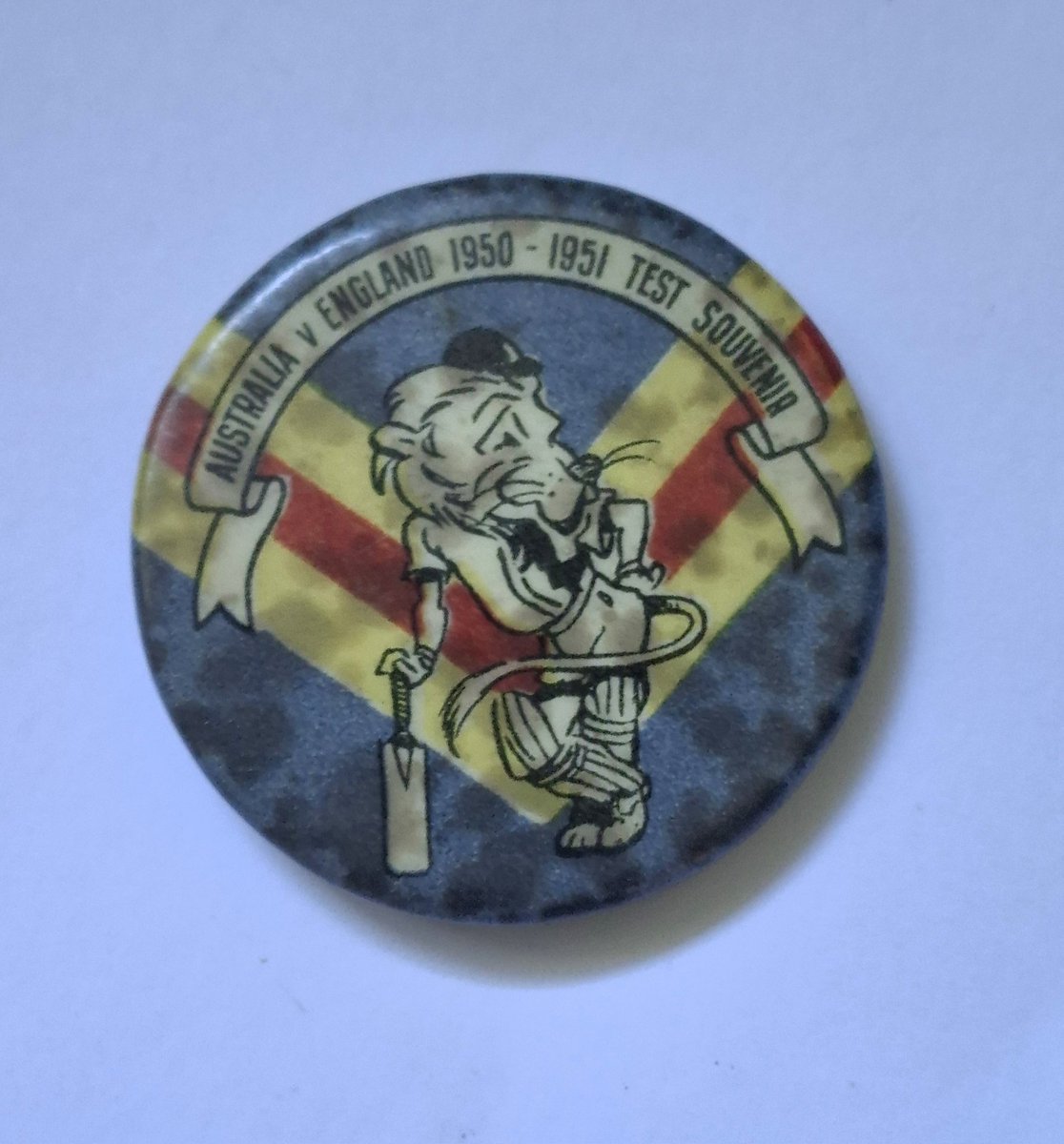 CDhubh's tweet image. What a find. Hidden in a box of odds and ends, a cricket souvenir badge from Australia v England 1950-1951 Test series. (Australia won 4-1 -I had to look that up!!!)
#Cricket