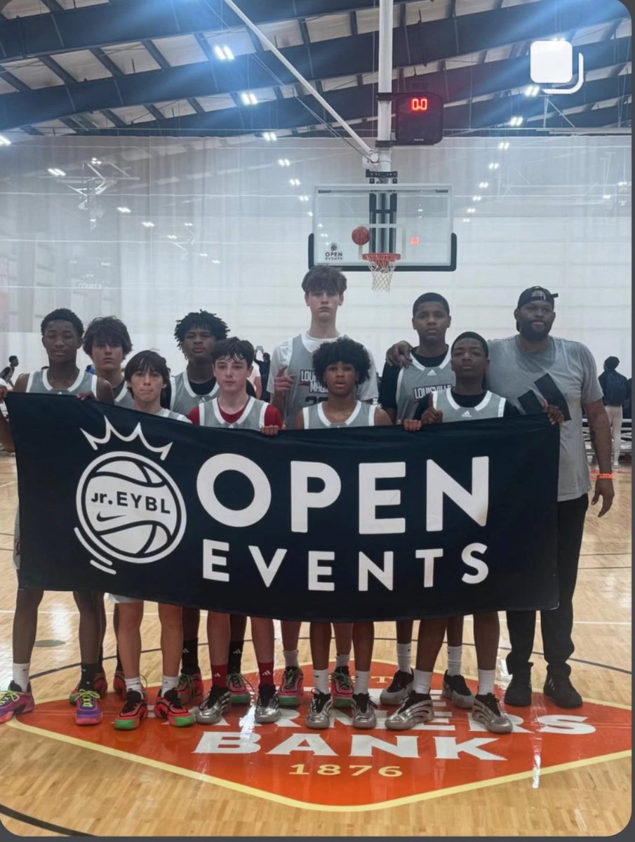 Brandon_B_5's tweet image. Good luck to the Guys tomorrow as @emyles310 has The Louisville Magic Laser focused and ready to Rock N Roll In Augusta for Jr EYBL..๐๐ฏ I believe these kids will give it all they have and will compete at an ultra high level. ๐