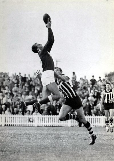 Saddened to hear about the passing of the legendary Barrie Robran MBE.

A Whyalla boy who was one of South Australia's greatest footballers, a state treasure.

On behalf of all Government of South Australia, I extend our deepest condolences to his wife Taimi, sons Matthew and