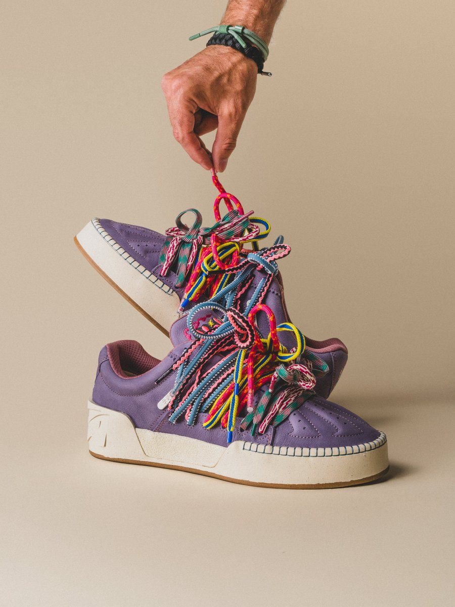 ad__sneaks's tweet image. Not a highly sought after pair, but these Anta Hélà Style are beautiful to me.