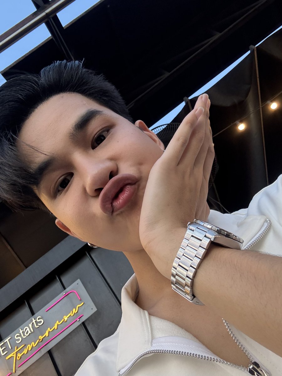 HBD 🎂 
ขอให้มีความสุข 
ขอให้ทุกอย่างที่ทำที่คิดประสบความสำเร็จ
ขอให้เจอแต่เรื่องดีดี 
ขอให้ไปไหนมีแต่คนรัก 
ขอให้สุขภาพแข็งแรง 
#ArtPakpoom