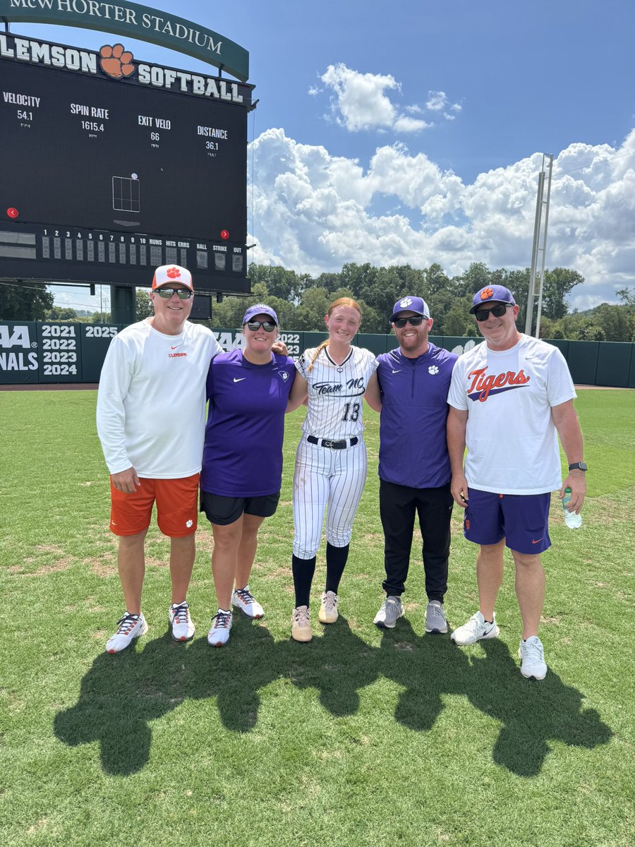 Paizlei Ross #13 (@paizleiross) on Twitter photo Year 2 back at Clemson prospect camp! I had so much fun and learned so much while being there, especially with my swing. Thank you <a href="/clemsonsoftball/">Clemson Softball 🥎</a> for hosting such a wonderful camp. Go Tigers! 🐅 💜🧡 <a href="/rittmanjohn/">John Rittman</a> <a href="/KatieRepole/">Katie “Crash” Repole</a> <a href="/Coach_Wigs/">Ryan Wieligman</a> <a href="/ClemsonCoachKJ/">Kyle Jamieson</a> <a href="/teamnc_bowman/">Team North Carolina Bowman</a> Year 2 back at Clemson prospect camp! I had so much fun and learned so much while being there, especially with my swing. Thank you <a href="/clemsonsoftball/">Clemson Softball 🥎</a> for hosting such a wonderful camp. Go Tigers! 🐅 💜🧡 <a href="/rittmanjohn/">John Rittman</a> <a href="/KatieRepole/">Katie “Crash” Repole</a> <a href="/Coach_Wigs/">Ryan Wieligman</a> <a href="/ClemsonCoachKJ/">Kyle Jamieson</a> <a href="/teamnc_bowman/">Team North Carolina Bowman</a>
