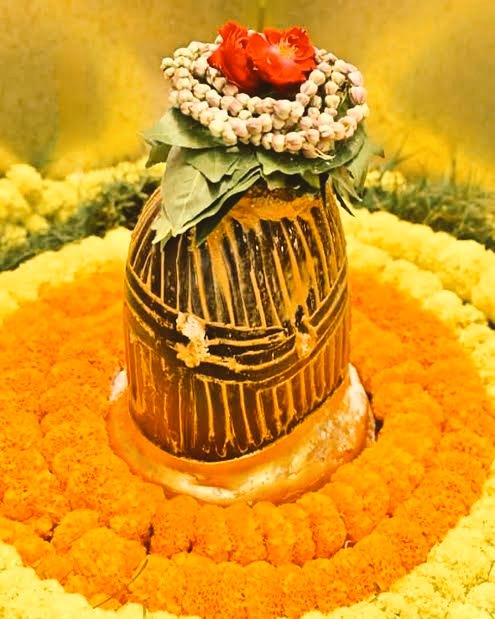 शिव जी का नाम लेकर चलो,
राह भी मिलेगी और मंज़िल भी।

       🔱।। जय शिव शम्भू ।।🔱