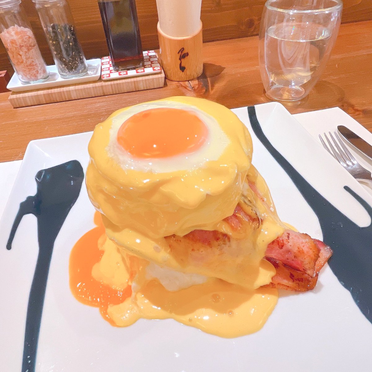 sky_hima26's tweet image. おはようございます🐣ྀི ⋆*

今日の #モーニング は #紅鶴 さんの
『🥓ベーコンと目玉焼きのパンケーキ🍳』

𝕒𝕞7時に整理券を貰いに行き
9:35に再来店⋯念願の初実食❣️
ボリューミーでふわふわでトロトロでした♪
꙳⸜𓌉🥞𓇋⸝‍꙳ฅ꒰ᐡ⸝⸝› ·̫ ‹⸝⸝ᐡ꒱ฅ*⑅♡ᩚ

#浅草 #パンケーキ #カフェ巡り