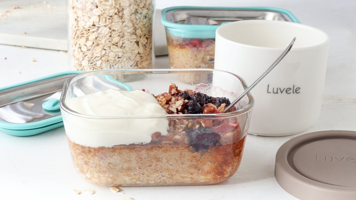If you love your oats but want something different from stovetop porridge or overnight oats, you’re going to love this! These mixed berry baked oats are soft, lightly sweet, and pudding-like in texture. It’s a wholesome breakfast that feels like a treat. luvele.com.au/blogs/recipe-b…