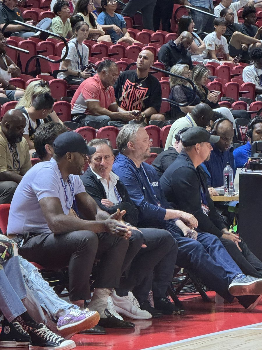 bijan_todd's tweet image. Commanders owner Josh Harris is here in Vegas watching his 76ers take on the Wizards in Summer League.
Sitting alongside Elton Brand, Bob Myers, Daryl Morey and Nick Nurse.