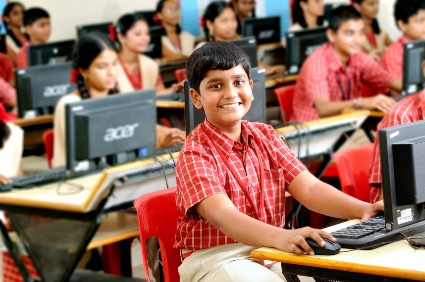 patriotatwork99's tweet photo. 💻 "Every Govt high school in AP to get computer labs & internet"–@naralokesh
- Reforms in Secondary Board
- STEM via Atal Tinkering Labs
- Skill portal from Sept 1
- Overseas job support + district-level employment officers revamped
#TDP
#APReforms
#DigitalEducation https://t.co/UaZzaEJgbU