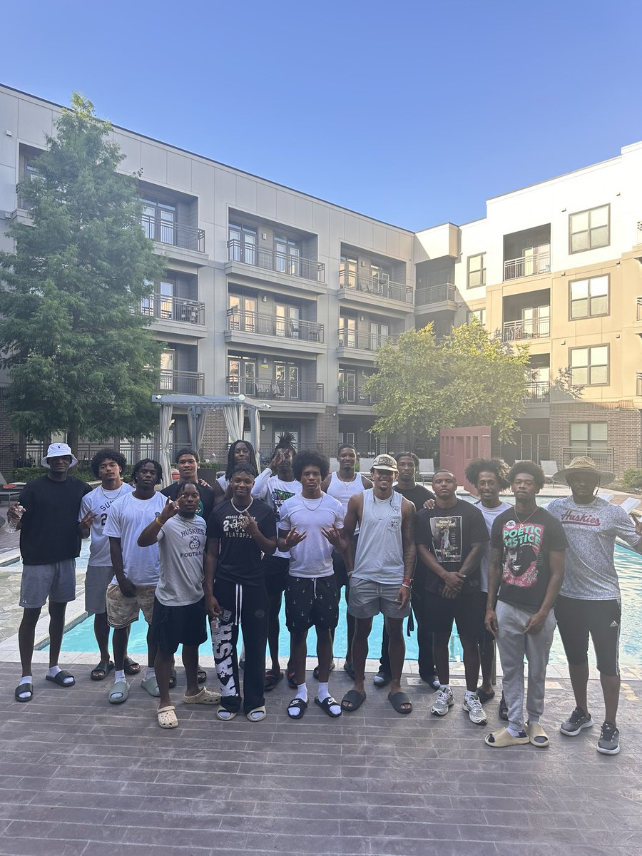 Kicking It with the DBs. REALationships matter. 🤘🏾

This is a special group right here. 

<a href="/dcoleknows/">DeMarcus Coleman</a> <a href="/krisss1_/">Kris Collins</a>