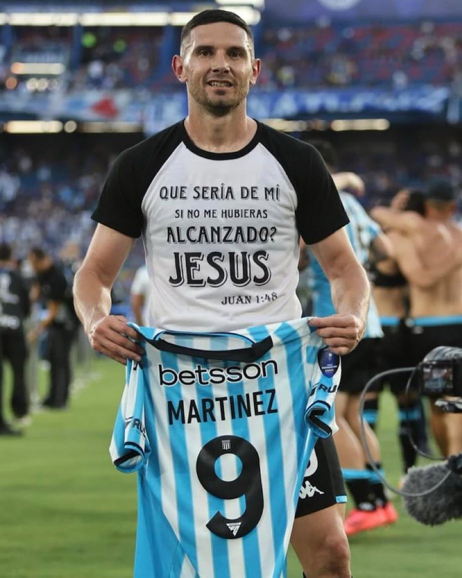 LeanMagnoni's tweet image. 🚨🚨HAY GOLEADOR PARA RATO🚨🚨
 
📌Adrian "Maravilla" Martinez renueva con Racing

💥Maravilla se convierte en el jugador con la cláusula más alta de la historia del Fútbol Argentino, 122 Millones Euros 

#MercadoDePases
#LPF #MaravillaEterno #Racing #Goleador #Milito