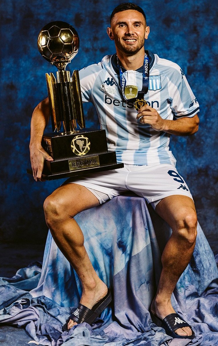 LeanMagnoni's tweet image. 🚨🚨HAY GOLEADOR PARA RATO🚨🚨
 
📌Adrian "Maravilla" Martinez renueva con Racing

💥Maravilla se convierte en el jugador con la cláusula más alta de la historia del Fútbol Argentino, 122 Millones Euros 

#MercadoDePases
#LPF #MaravillaEterno #Racing #Goleador #Milito