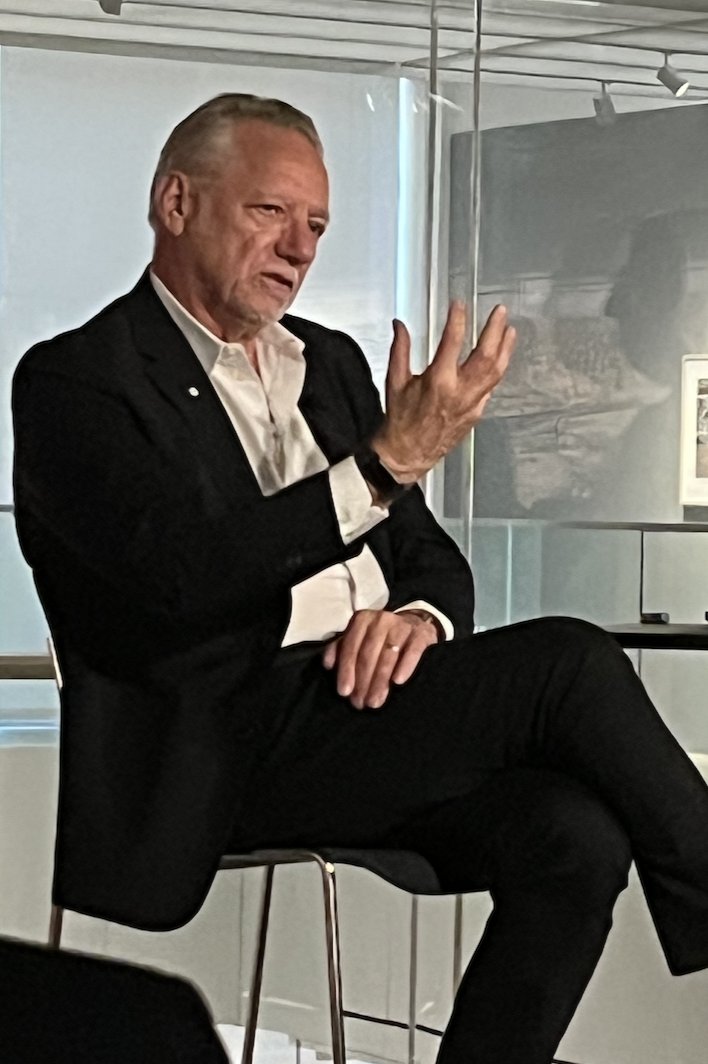 jamesamarcus's tweet image. The amazing Edward Burtynsky discussing his work this evening at the International Center for Photography. In his determination to show incredible levels of detail, he avoids the sunlit vistas so beloved of pictorial photographers--hazy, shadowless light is his true Penelope.