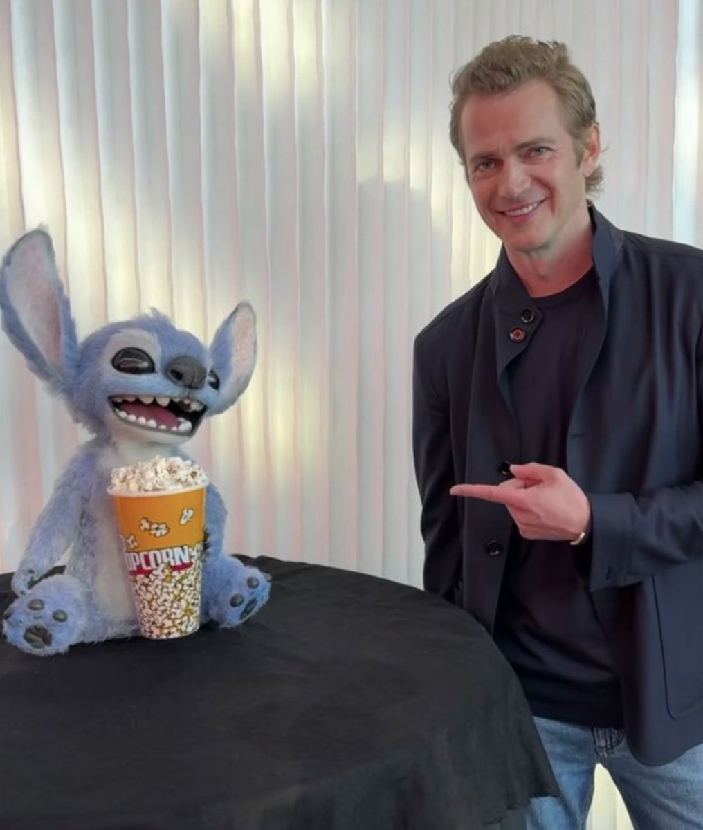 StarWarsBean's tweet image. This picture always makes me giggle. Hayden just chilling with Stitch 😭