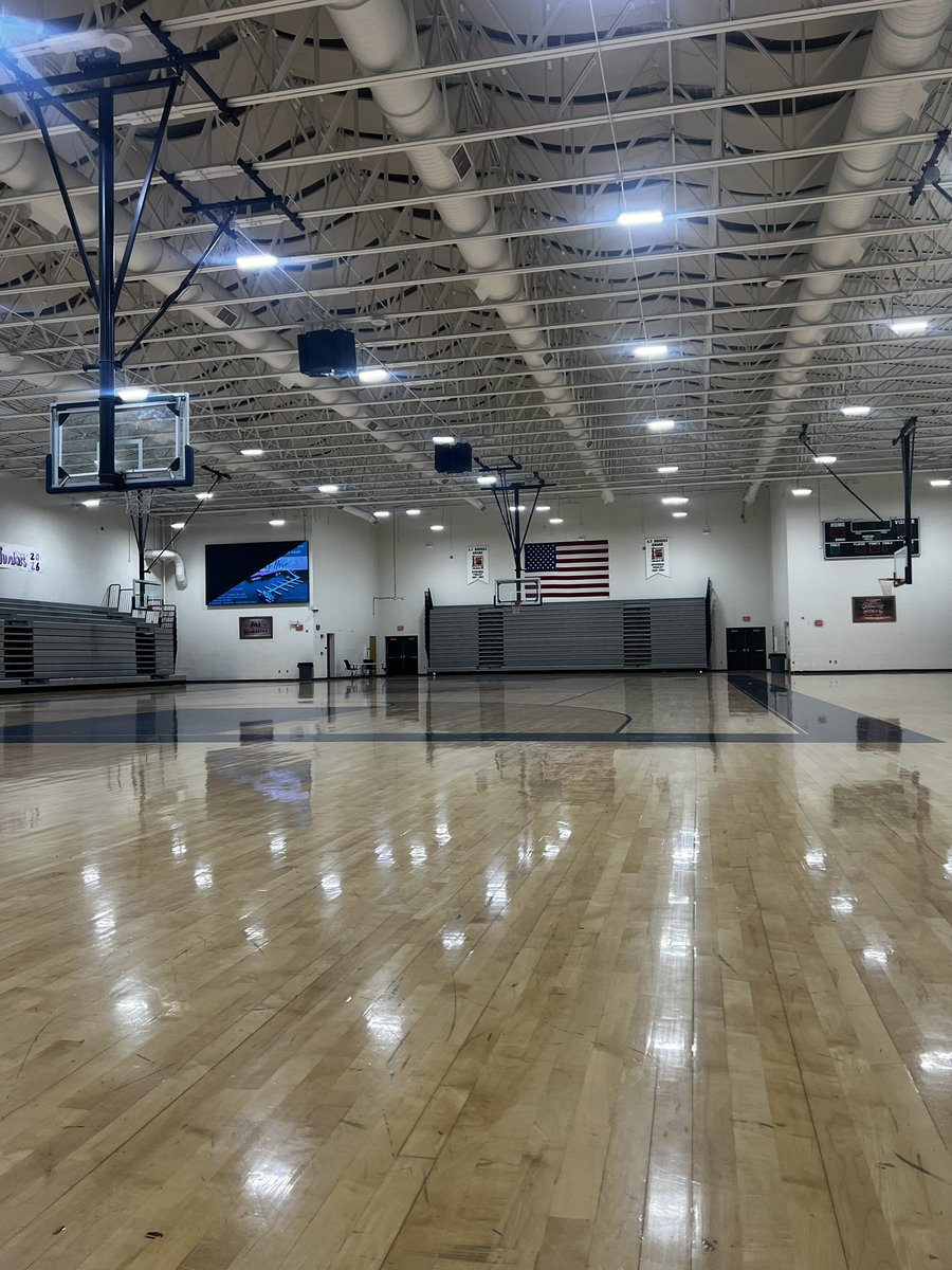 back home=back in the gym 🏀❤️