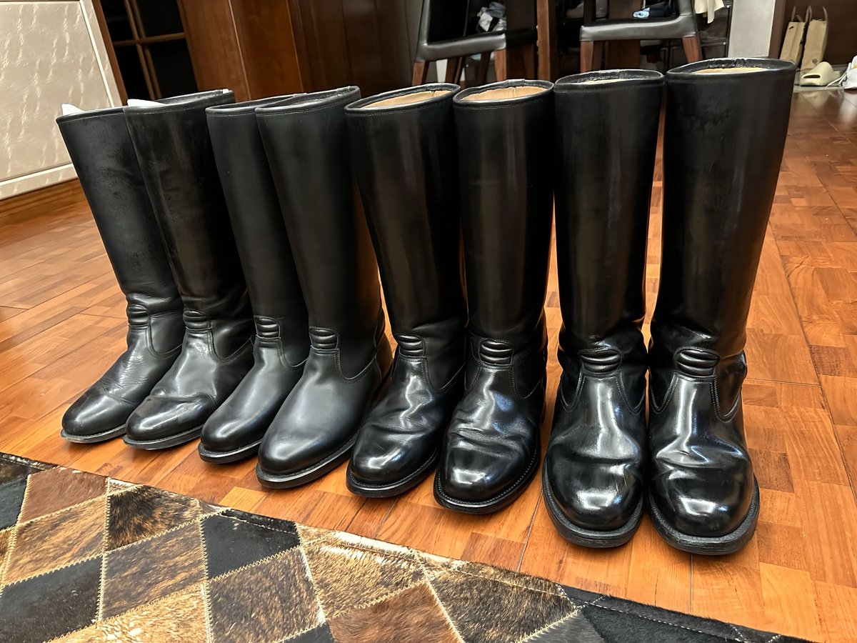 主人的军靴，喜欢的贱狗可以爬过来了