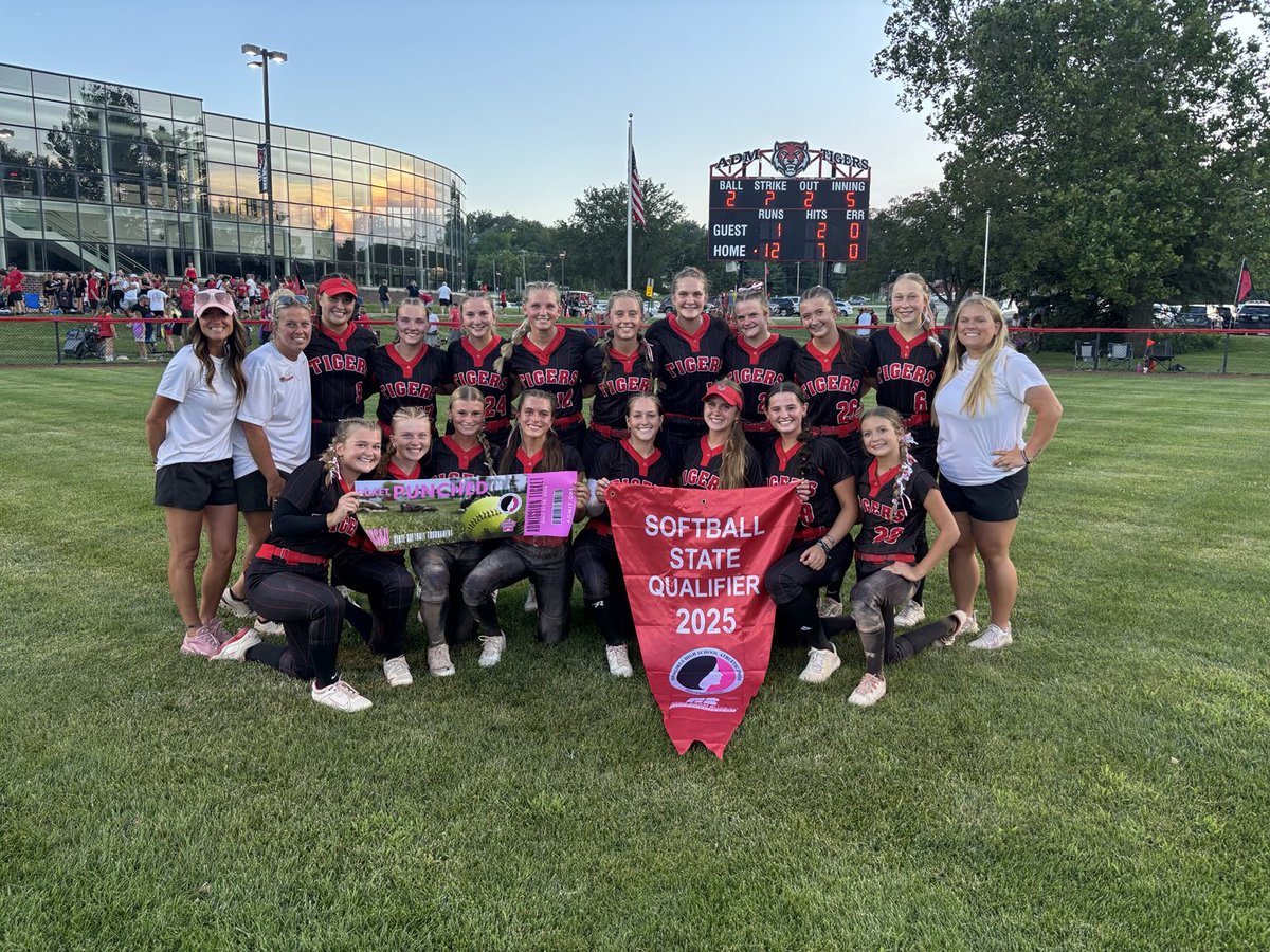 Congrats to Coach Stanford, staff, and entire team for earning a trip to the Class 4A state tournament! #TigerEdge