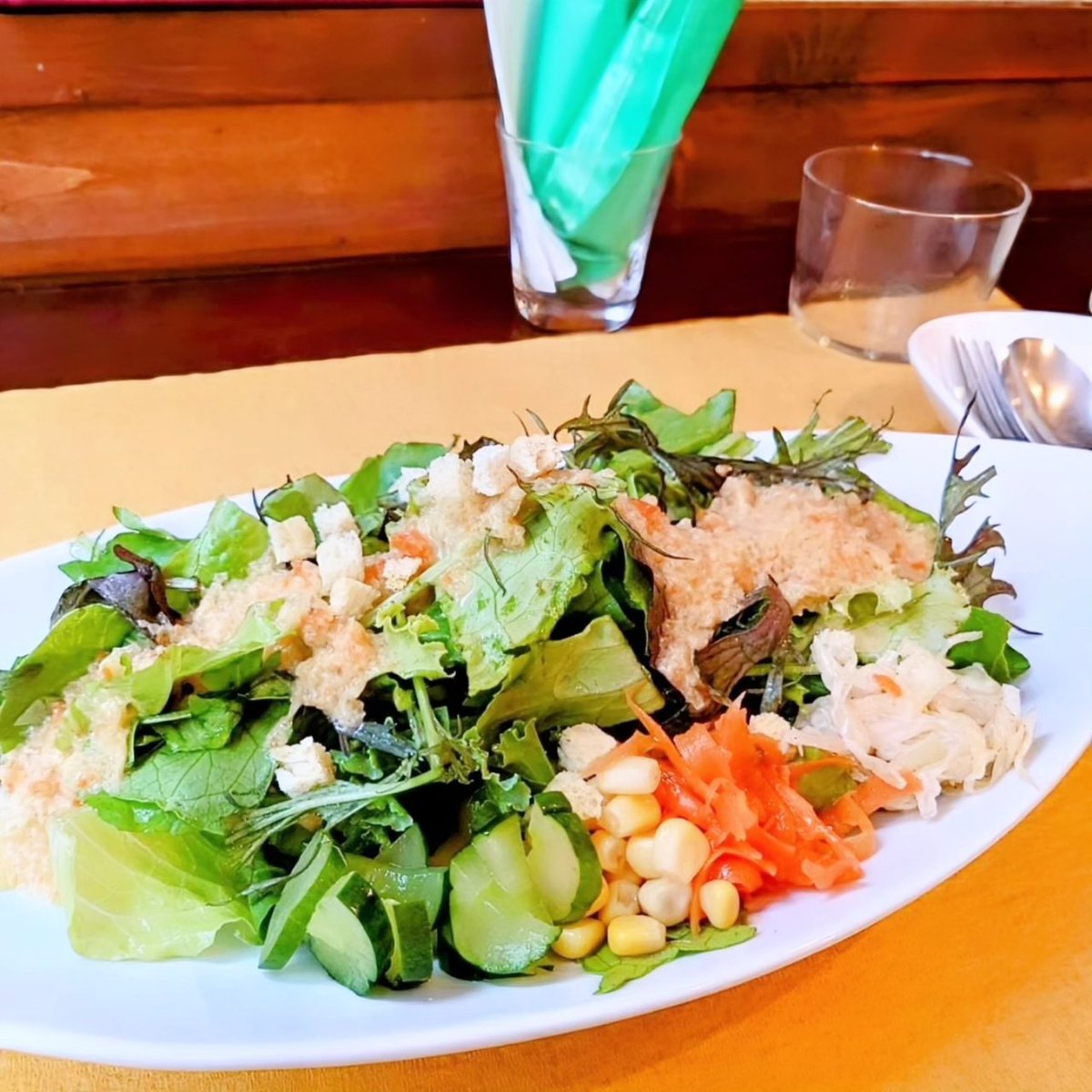 NoblePearl's tweet photo. わたしのランチ #GINZATAPPO さん。
この日は #ヤリイカとフレッシュトマト韮のオイルソーススパゲッティ(1,200円)をオーダー。
彩り野菜の山盛りサラダとドルチェの付いたお得なセットです。
是非、知る人ぞ知る大人の隠れ家 #TAPPO さんで美味しいトスカーナ料理をお召し上がりくださいませ。 https://t.co/29IjI41S5B