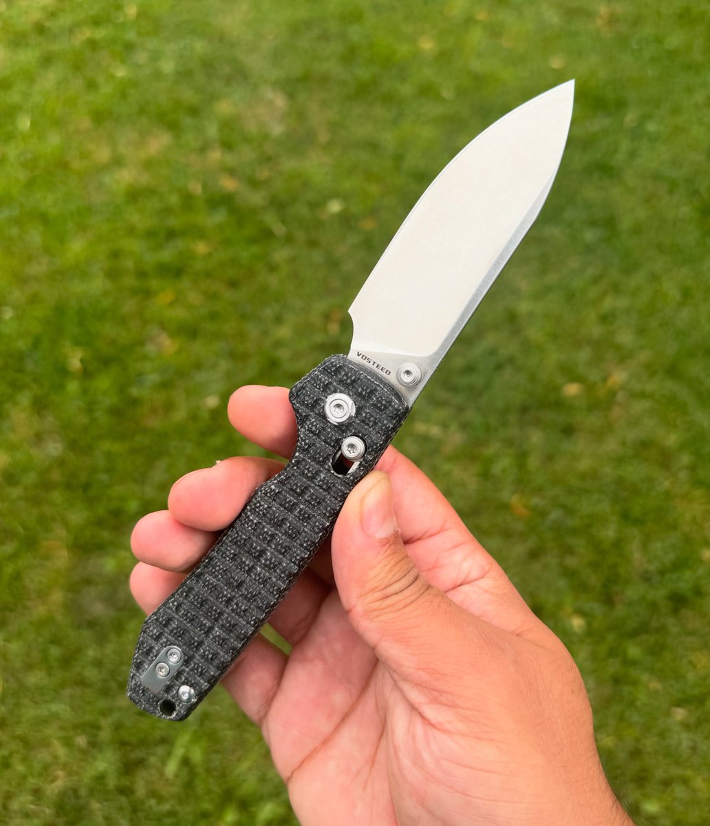 🚨#GIVEAWAY 🚨
This is a Vosteed Raccoon Knife in 14C28N, Cross Bar Lock, and Micarta. 

To Enter:

- Follow Me
- Repost
- Leave a Comment 

This knife is new and it will ship out in the pouch and packaging it comes in. Everyone can enter, but you must provide a US address.
-