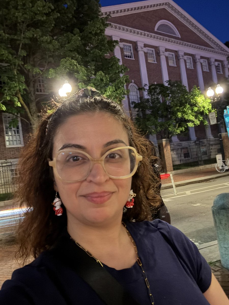 MrsSaid17's tweet image. Haaarvard!