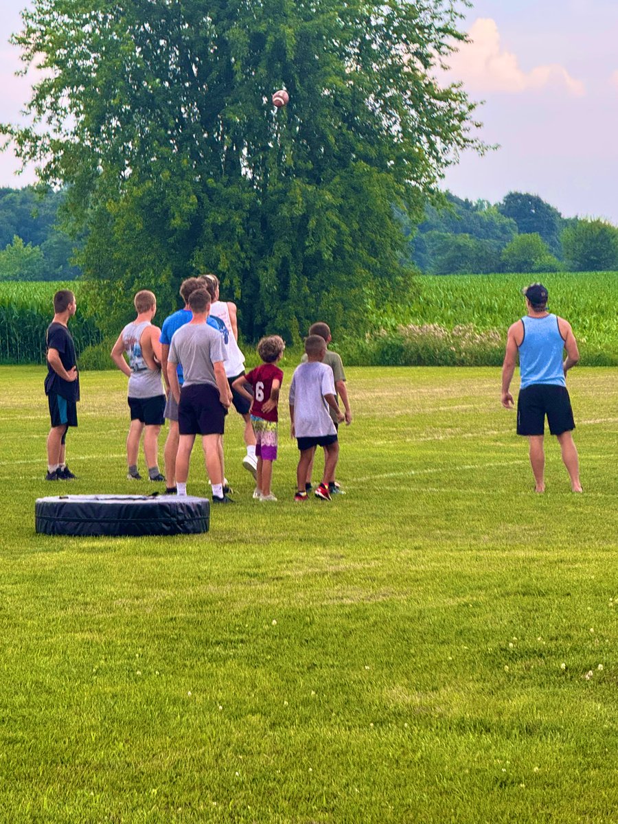 diezelb27's tweet image. Second day of youth camp in the books!! I enjoy teaching our younger JETS what it takes to SOAR!! The future is bright as long as they keep grinding!!
@CoachBuchholtz
@NELSDnews