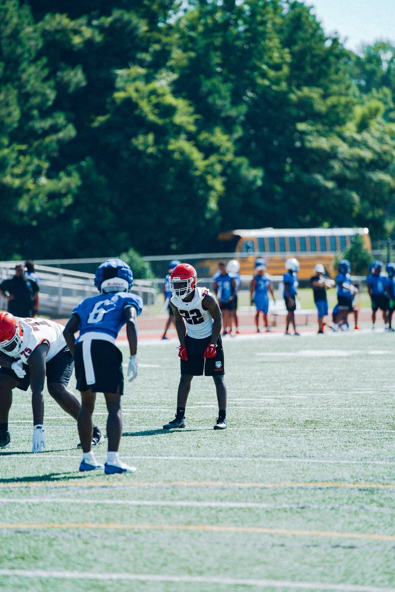 jamarihare's tweet image. OTAs vs Newton ‼️ @kevontglenn @EricSwinney 🐶💪🏾