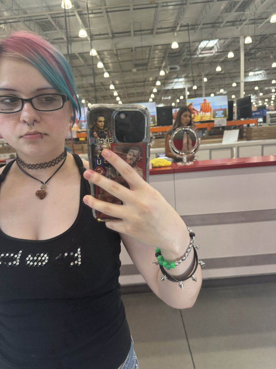 cqurtknee's tweet image. The cutest glasses I have ever seen do I buy…