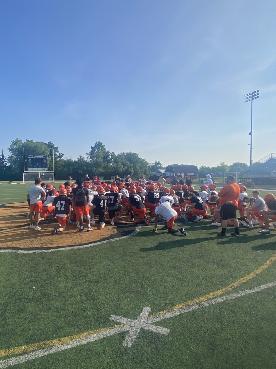 WWSFB's tweet image. Great day of work with @HCRedDevilFB thanks for coming out