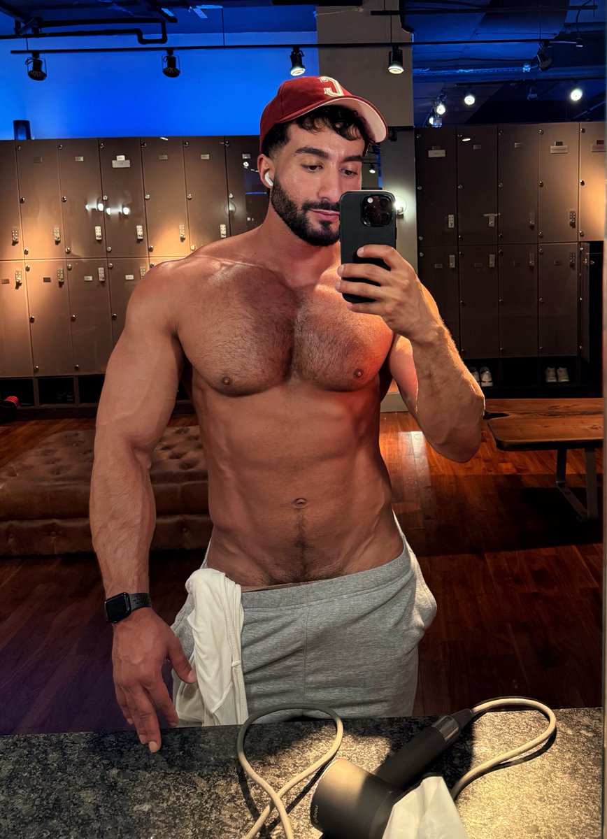 MUSCLEARAB tweet media