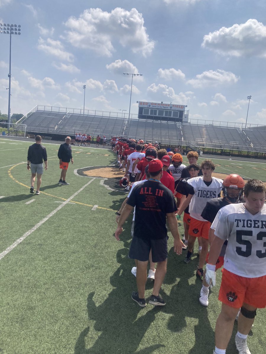 WWSFB's tweet image. Great day of work with @HCRedDevilFB thanks for coming out