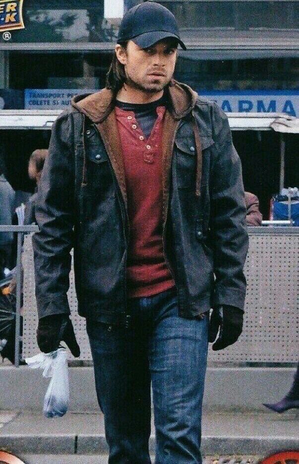 Sebswet_'s tweet photo. Well, we have a winner:

BUCKY’S JACKETS https://t.co/3hWkHeQTUU