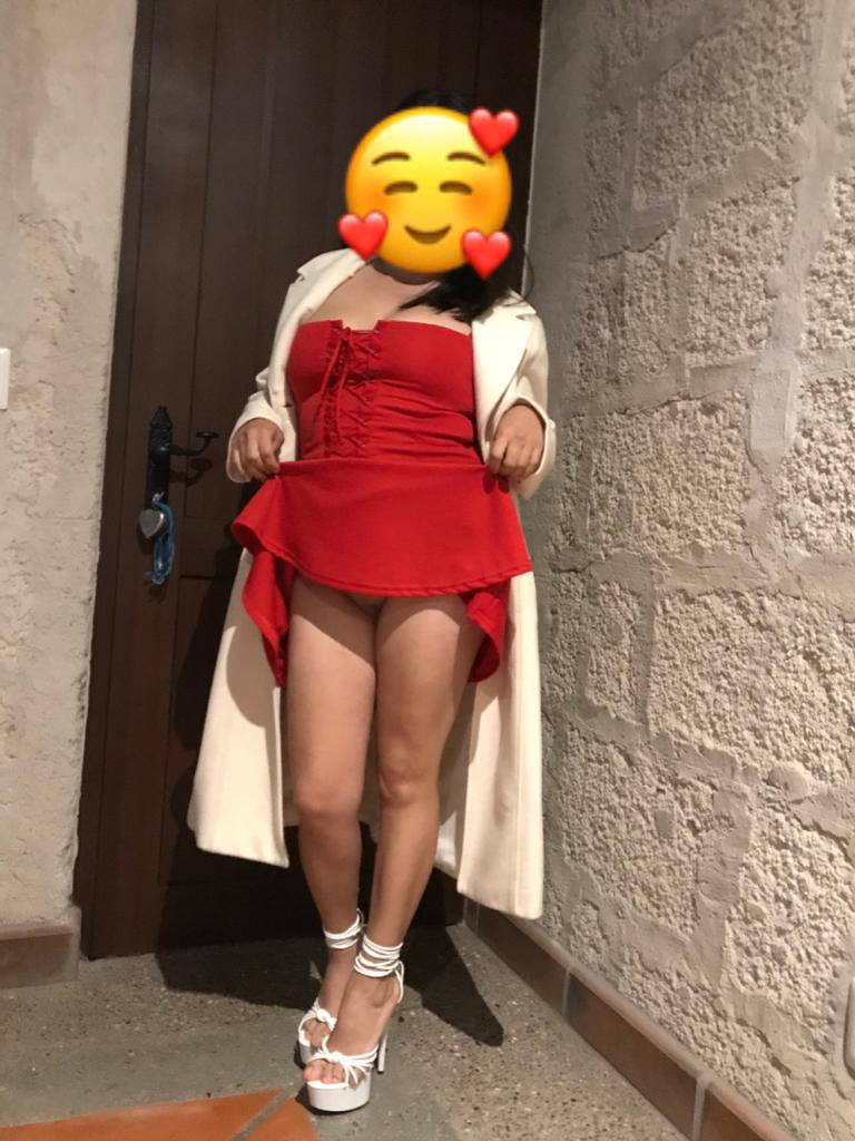 Mario68680's tweet photo. @Emmahector1901 y algunas otras más 
me encanta como te quedan los tacones 
aparte de que eres super sexi los tacones te hacen ver más provocativa y eso me excita demaciado 
y me e masturbado varias veces con tus foto https://t.co/l3NknpHiqf