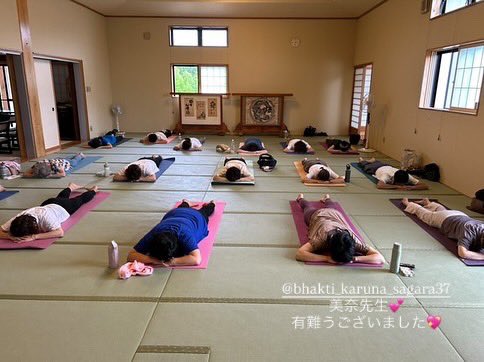 お寺でヨガレッスン🧘‍♀️
念願叶い✨お寺にてヨガレッスンを学ばせていただきました😊身体全身がほぐれ✨
深い呼吸✨リラックス✨すごーく良かったです💓美奈先生💖有難うございました。
#ヨガ#リラックス#呼吸#済興寺#仲間#柔術#出会い#ご縁#東松島市
