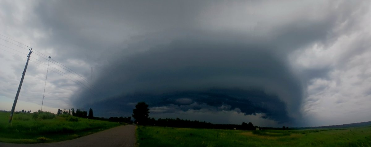 WiStrmChaser's tweet image. Tornado warned storm this evening near Draper, Wisconsin had a tad bit of spin to it 馃憖