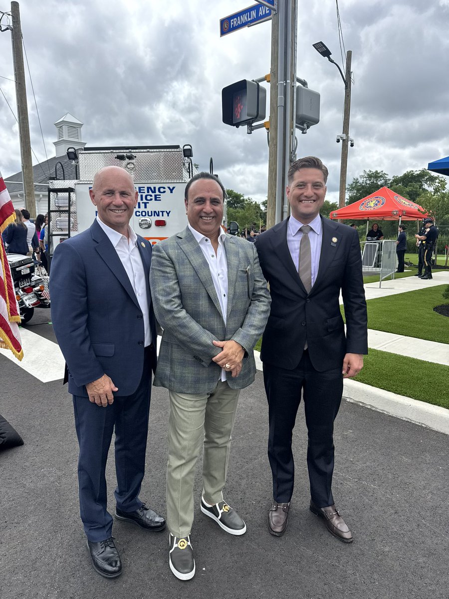 BlumencranzJake's tweet image. I was proud to stand with @AGPamBondi, @NassauExec Bruce Blakeman, Police Commissioner Patrick Ryder, the @NassauCountyPD Foundation, and dedicated community leaders to officially open the groundbreaking Harry Singh Bolla Charity Foundation Training Village — a first-of-its-kind…