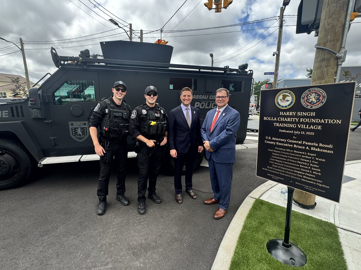 BlumencranzJake's tweet image. I was proud to stand with @AGPamBondi, @NassauExec Bruce Blakeman, Police Commissioner Patrick Ryder, the @NassauCountyPD Foundation, and dedicated community leaders to officially open the groundbreaking Harry Singh Bolla Charity Foundation Training Village — a first-of-its-kind…