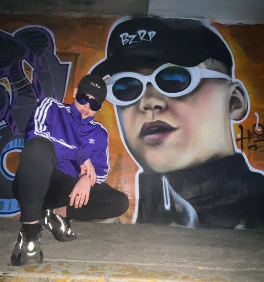 IDEA MILLONARIA

Que bizarrap haga un álbum con toda la escena corte Heroes &amp; Villains y se llame “Chetos &amp; Turros”