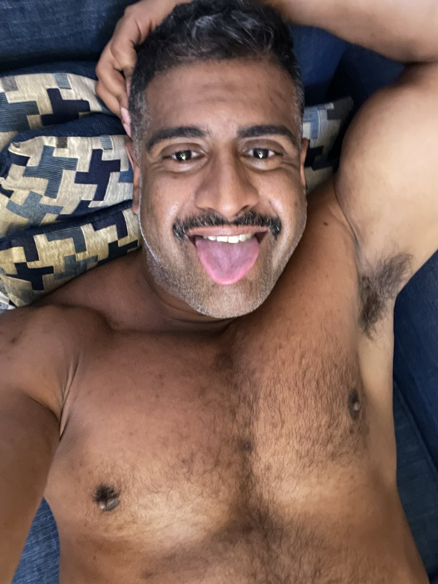 I could use some Good Boy’s hole in my face to chow down on.  Show me those holes, smooth, furry, or otherwise 👅🍑