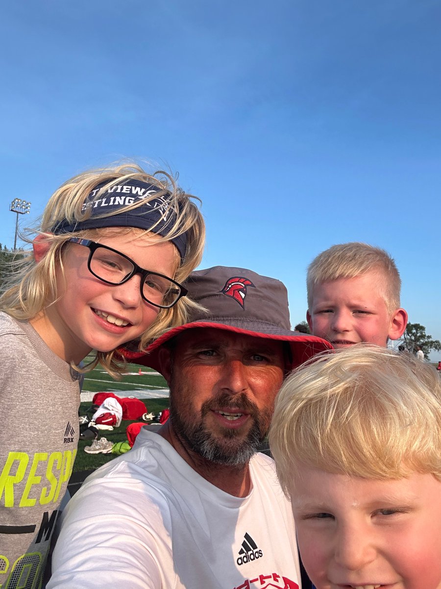 Mmclaughlin84's tweet image. Always surreal having the Salberg boys in the house.  Our field is named after their great grandfather, Chris Salberg.  Full circle moment every year.