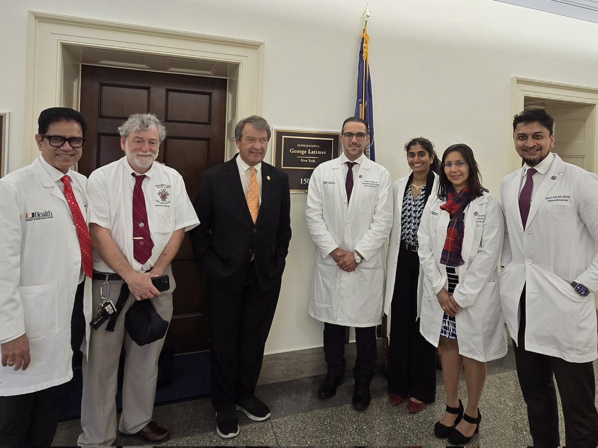 almuftifawaz's tweet image. July 14 was a milestone—and a career highlight.
@svinsociety @MThrombectomy organized #MToHill, we met 22 congressional offices including @CongressmanRaja & Congressman @RepGLatimer to push for bipartisan action: standardized EMS stroke education via the free Advanced Stroke…